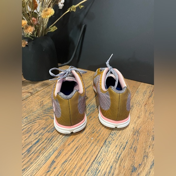 🏌️ FootJoy Golf Shoes — Women’s Size 9 | Lightweight & Sporty - Picture 5 of 7